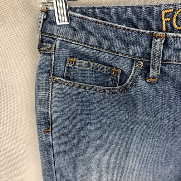 Fossil Classic Distressed Blue Jean Denim Capris - Picture 3 of 11